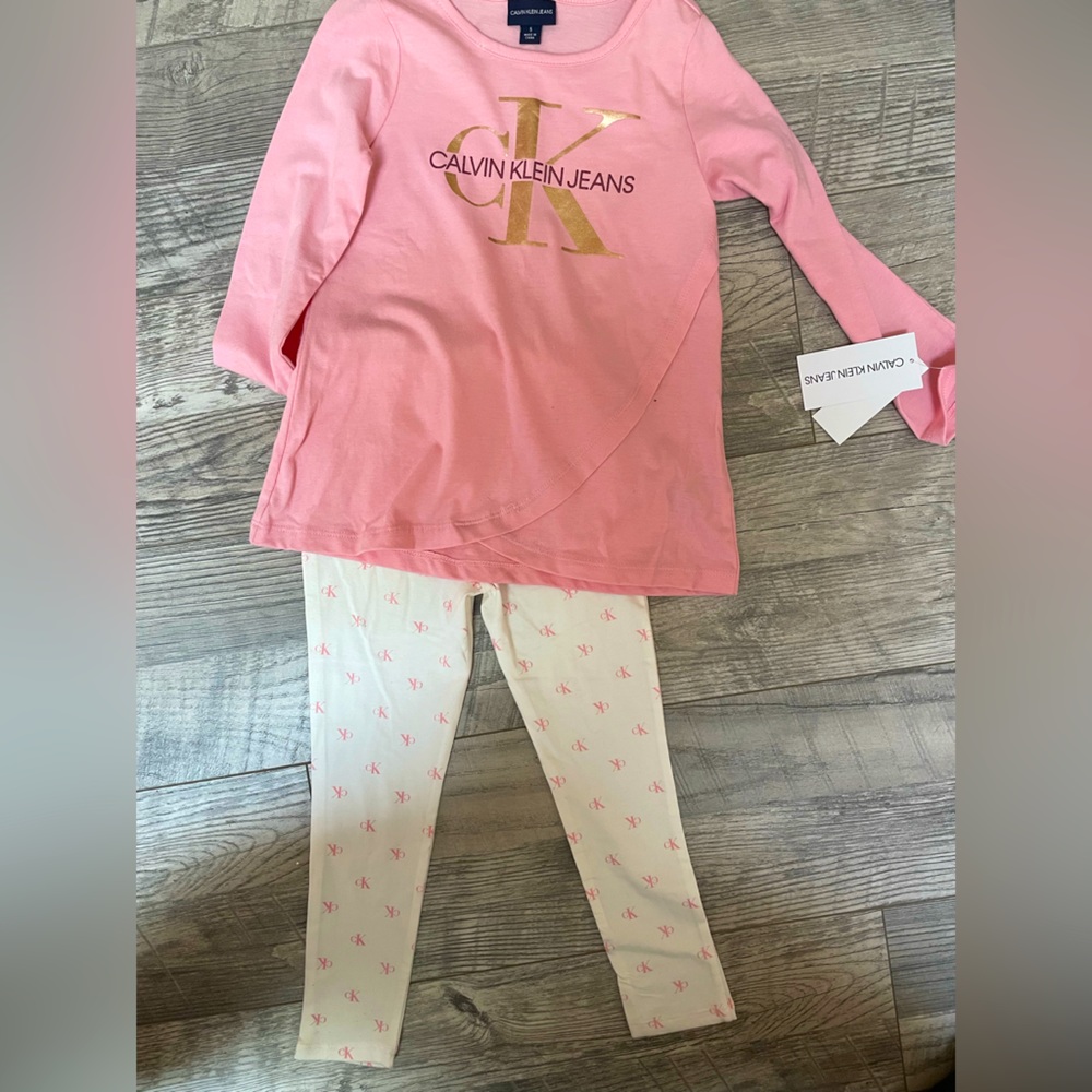 Calvin Klein. NWT. Size 5.